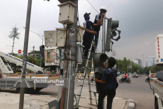 traffic lights repairing