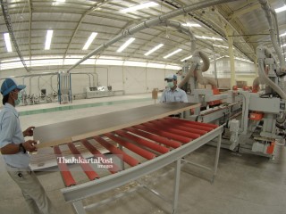 File: Jepang investasi pabrik daun pintu di Indonesia