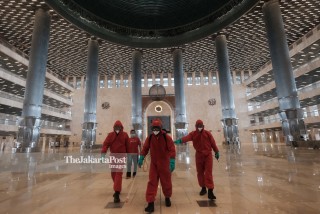 Sterilisasi Kawasan Masjid Istiqlal