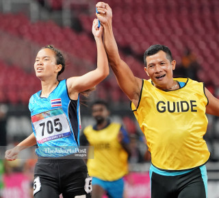 Atlet para atletik Thailand Tanomwong Suneeporn memperoleh