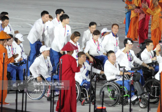 -Defile Atlet Korea dalam Upacara Pembukaan Asian Para Games 2018