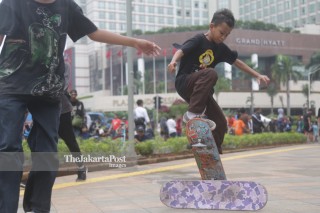Bermain skateboard di CFD